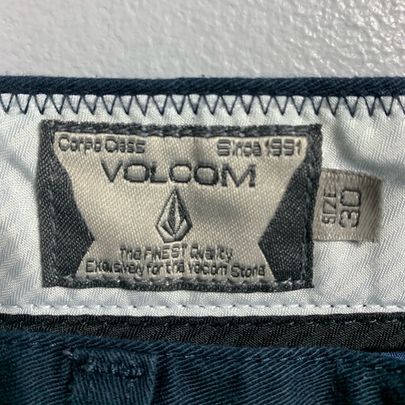 Volcom Shorts - Picture 2 of 6